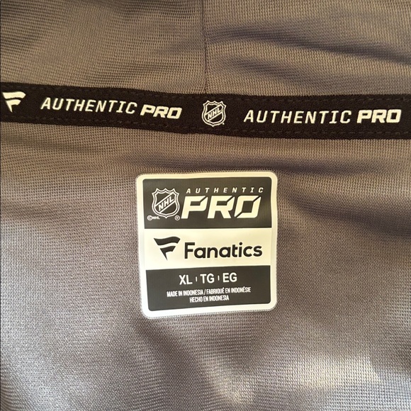 *NEW* Fanatics NHL Insulated Soft Shell Hoodie - Picture 9 of 9